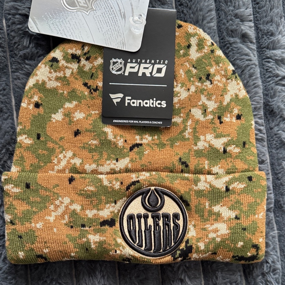Fanatics Oilers Camo Beanie - Green, Brown, and Black